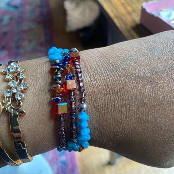 Colorful Beaded Bracelet - Picture 7 of 7